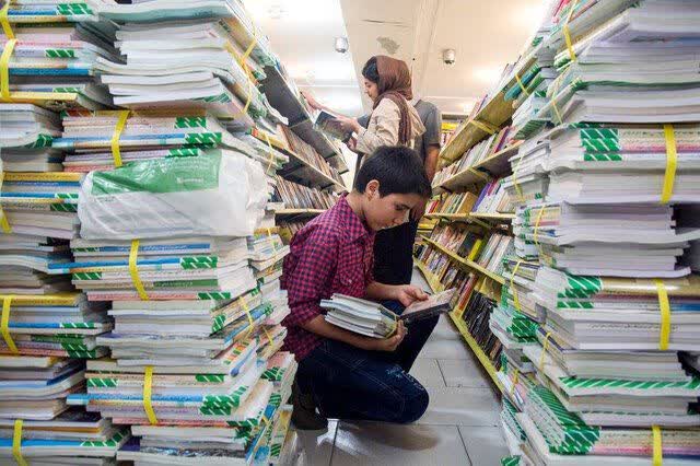 دانش آموزان برای تحویل کتاب درسی به مدارس مراجعه کنند